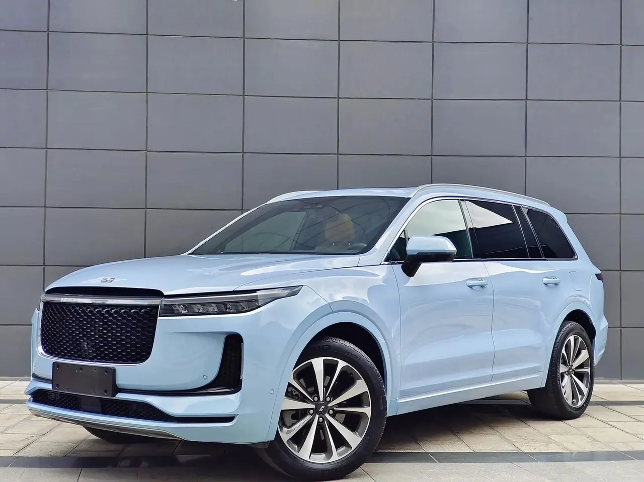 Li ONE 2020 extended 6-seat version - View 1