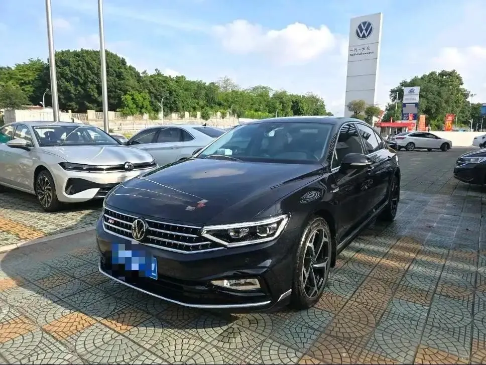 Volkswagen 2024 Magotan 2.0TSI 330TSI 2 Million Units Shared Luxury Automatic - View 1