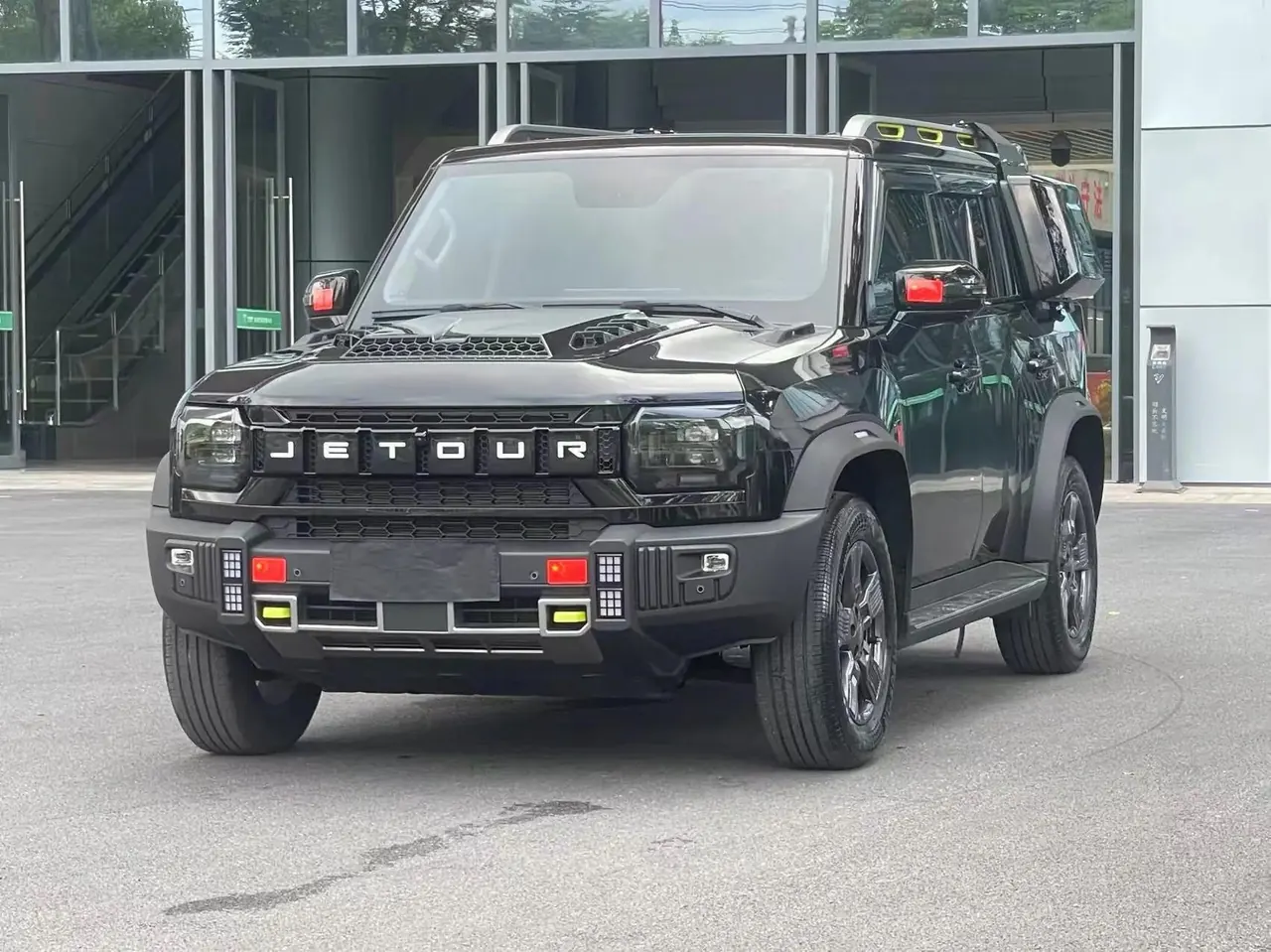 Jetour Traveler 2023 1.5T Two-Wheel Drive Discovery PRO - View 1