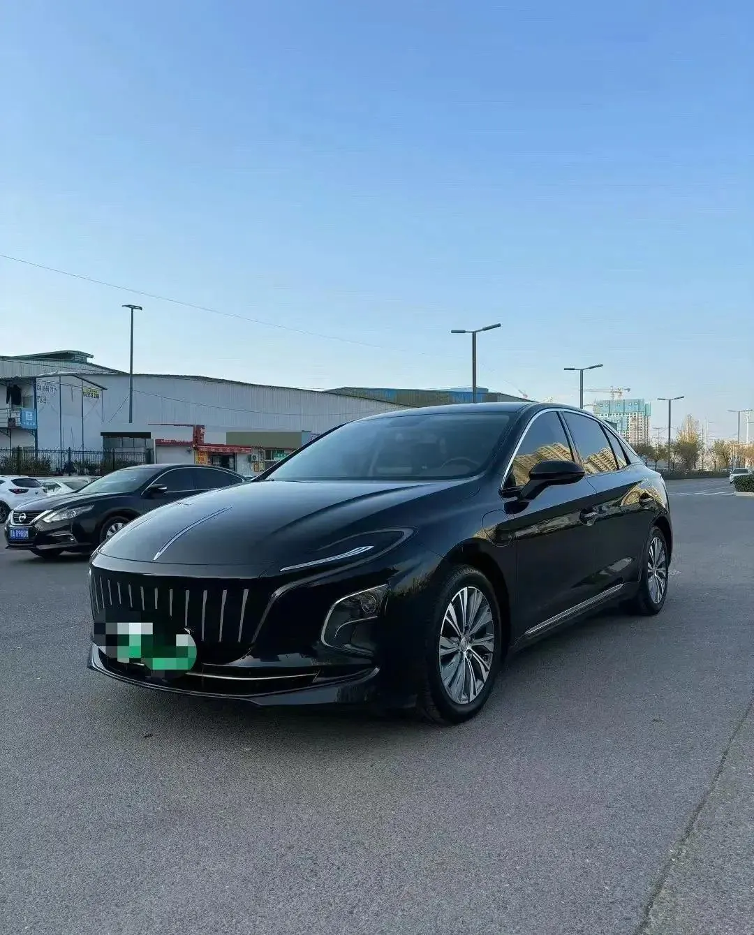 HongQi E-QM5 2023 PLUS - View 1