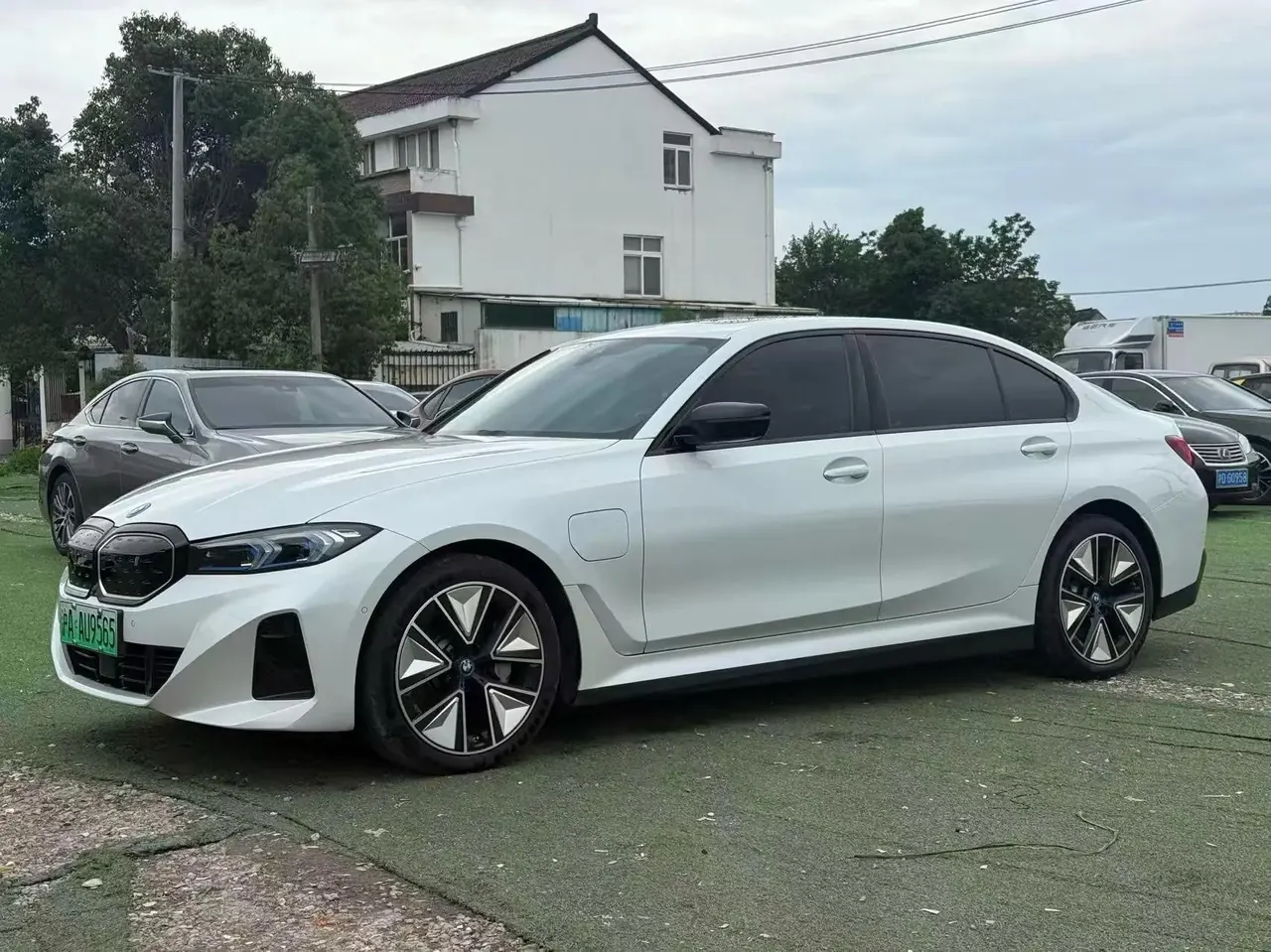 BMW i3 2022 eDrive 40 L - View 1