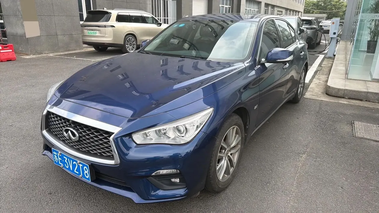 Infiniti Q50L 2018 2.0T Comfort Edition Country V - View 1