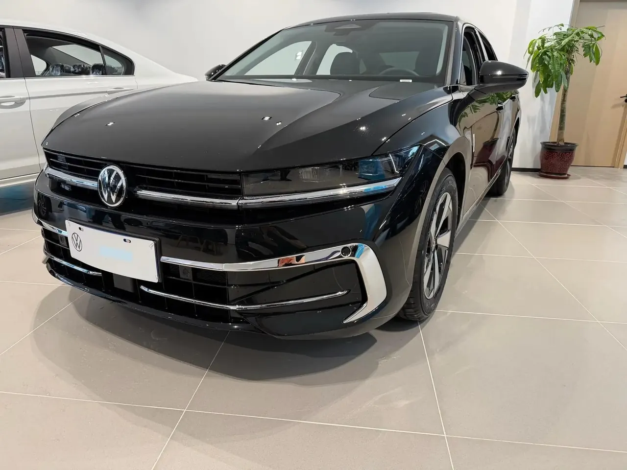 Volkswagen 2026 Magotan 1.5TSI 300TSI Prestige Edition Eye-Catching Automatic - View 1
