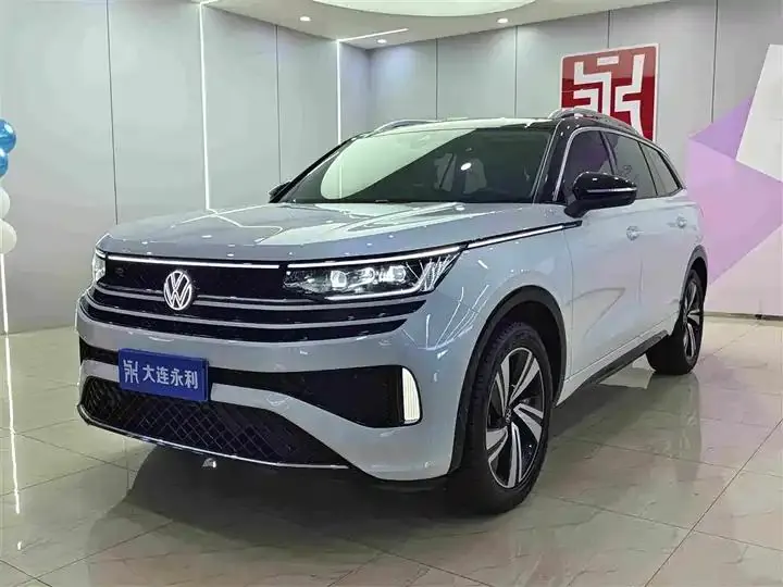 Nan Tour 2023 380TSI Four-wheel Drive R-Line Cruise Edition - View 1