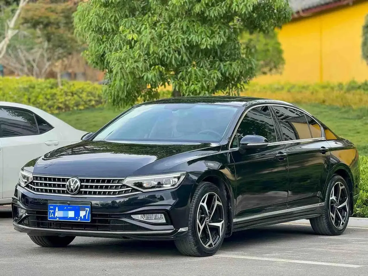 Volkswagen 2023 Magotan 1.4TSI 280TSI 2 Million Units Commemorative Edition Leading Model Automatic - View 1