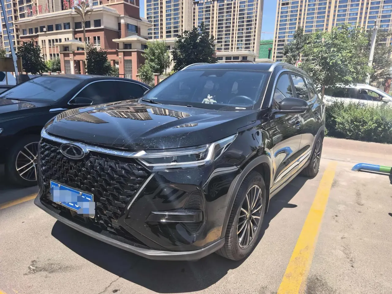 Chery 2025 Tiggo 8 PRO 1.6T 290T Two-Wheel Drive Luxury Edition Automatic - View 1