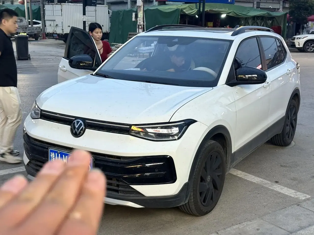Volkswagen 2025 Tharu Neo 1.5 Ruiyi Edition Automatic - View 1