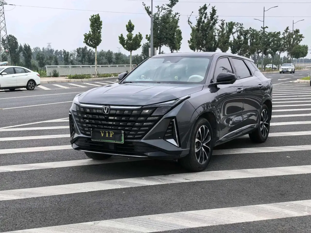 ChangAn UNI-Z 2024 Blue Whale Smart Electric iDD 125km Excellence - View 1