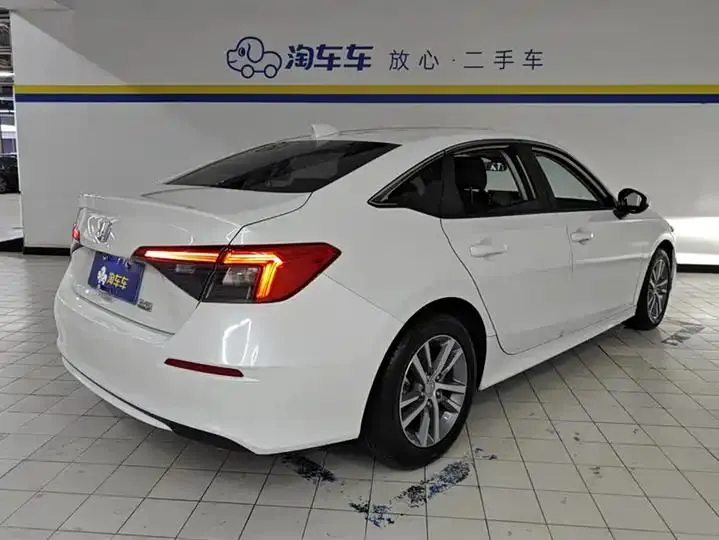 Civic 2023 240TURBO CVT 3