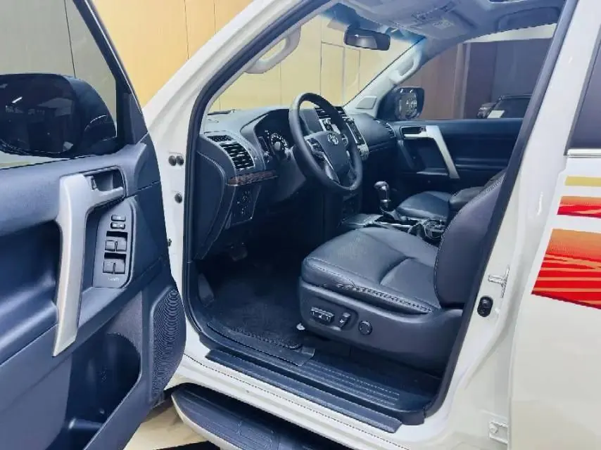 2019 Prado 3.5L Automatic TX-L Prestige Edition with Rear-Swing Spare Tire 6