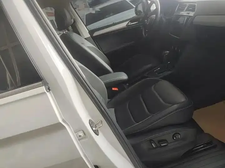 Tiguan L 2021 280TSI Automatic Two-Drive Smart Edition 25
