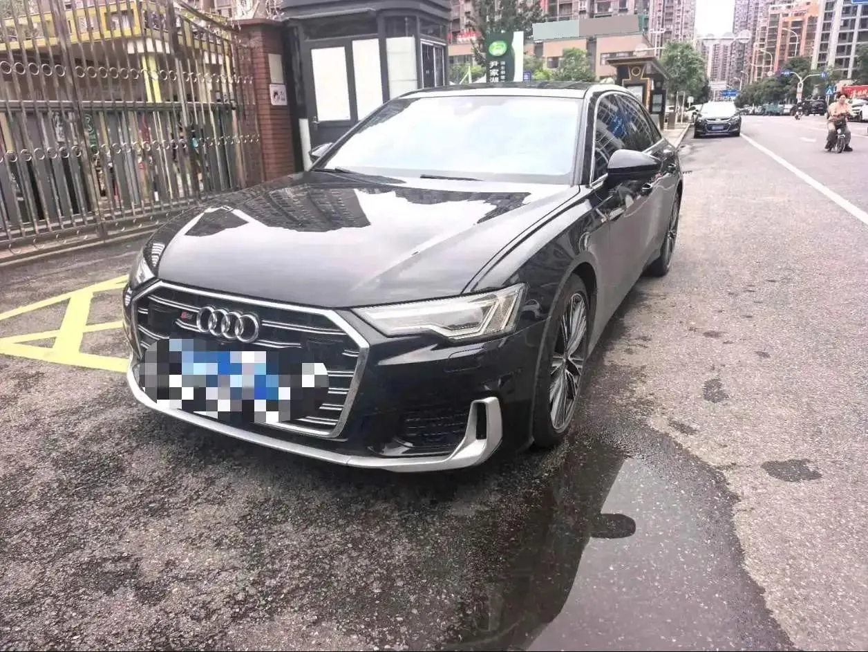 Audi A6L 2021 40 TFSI Deluxe Dynamic - View 1