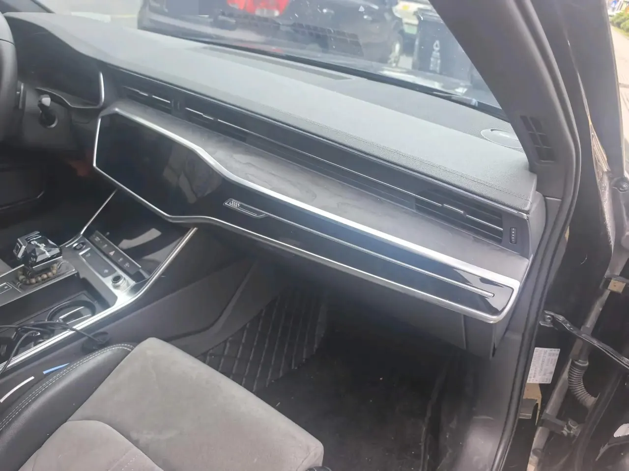 Audi A6L 2021 40 TFSI Deluxe Dynamic 14