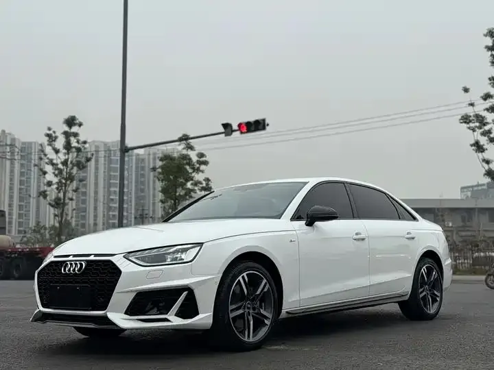 Audi A4L 2023 model, 40 TFSI Luxury Dynamic Edition - View 1
