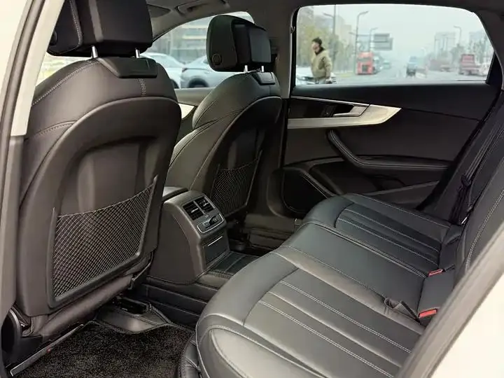 Audi A4L 2023 model, 40 TFSI Luxury Dynamic Edition 10