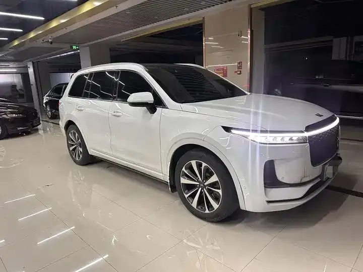 Открыть галерею: Li ONE 2021 Range-Extended 6-Seater Version