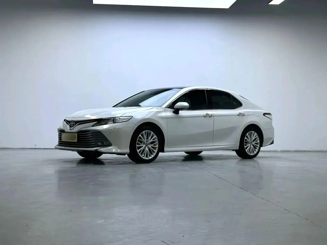 Camry 2019 facelift 2.5G Deluxe Edition - View 1