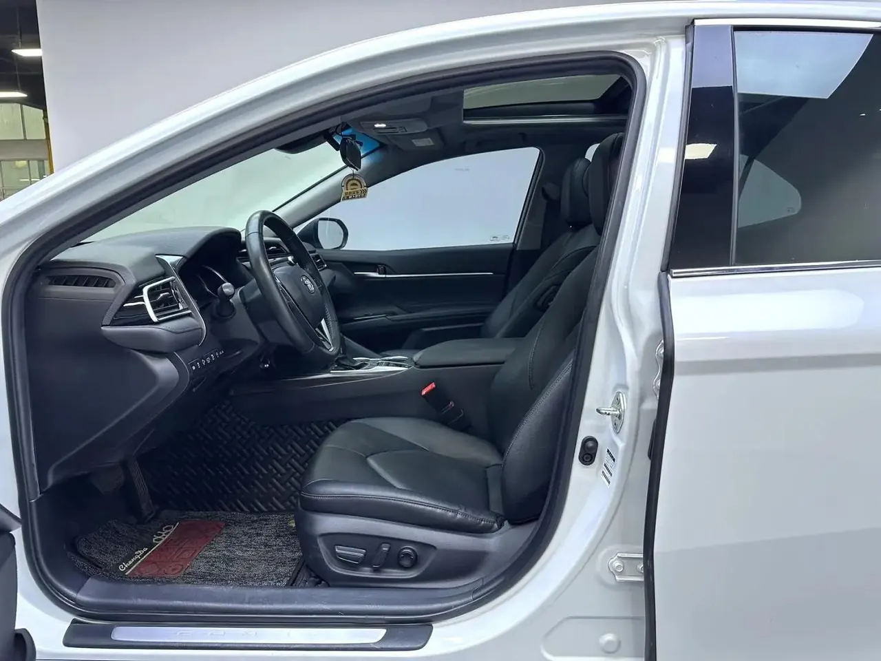 Camry 2019 facelift 2.5G Deluxe Edition 4