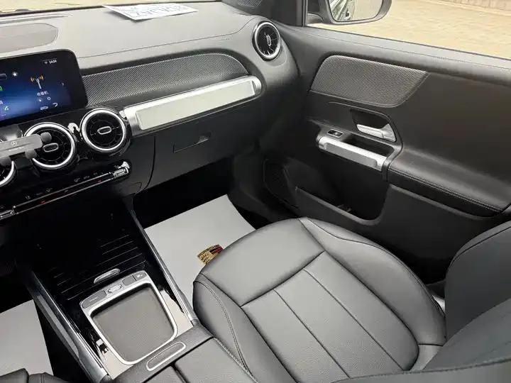 Mercedes Benz GLB 2024 model modified GLB 200 dynamic model 16