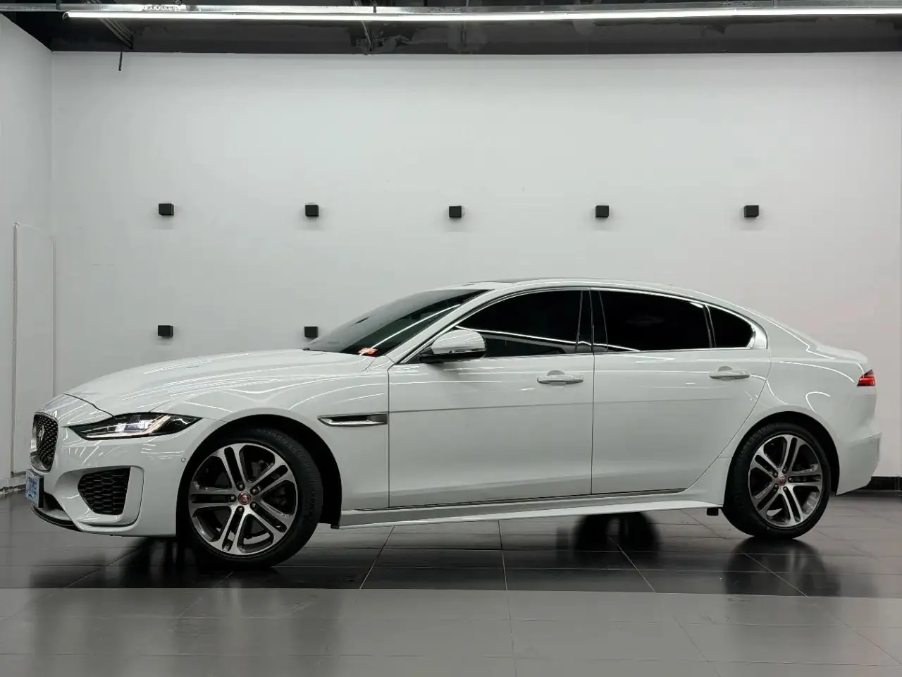 Open image lightbox: Jaguar XEL 2021 2.0T 200PS R-DYNAMIC Youth Sports Edition
