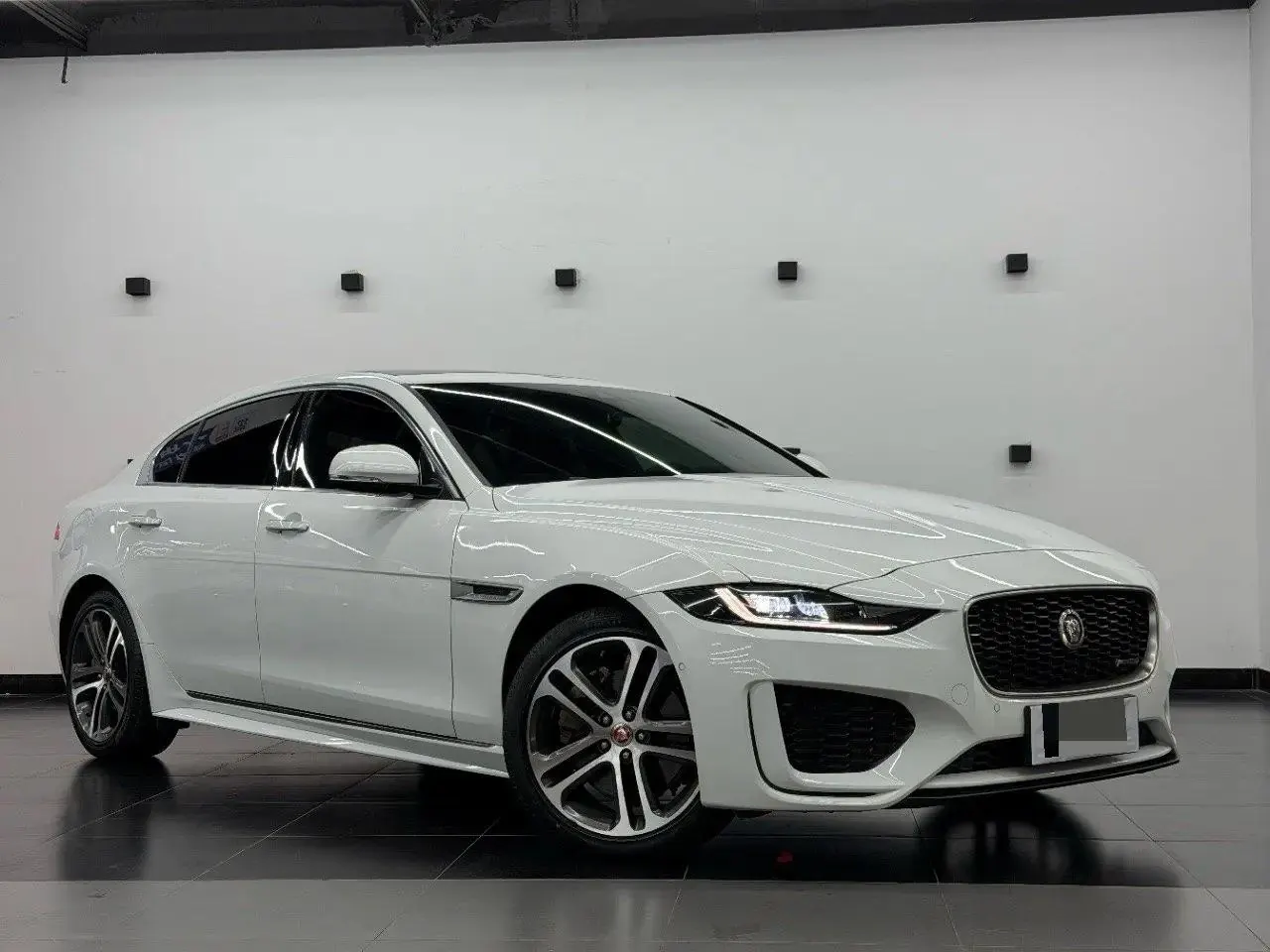 Jaguar XEL 2021 2.0T 200PS R-DYNAMIC Youth Sports Edition 3
