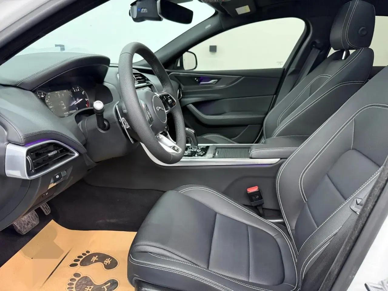 Jaguar XEL 2021 2.0T 200PS R-DYNAMIC Youth Sports Edition 4