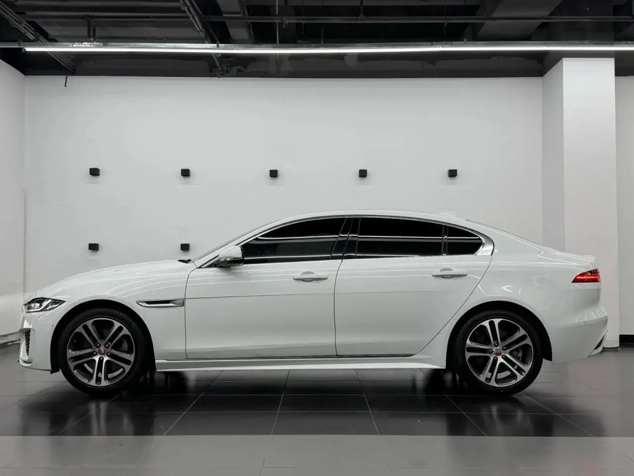Jaguar XEL 2021 2.0T 200PS R-DYNAMIC Youth Sports Edition 8