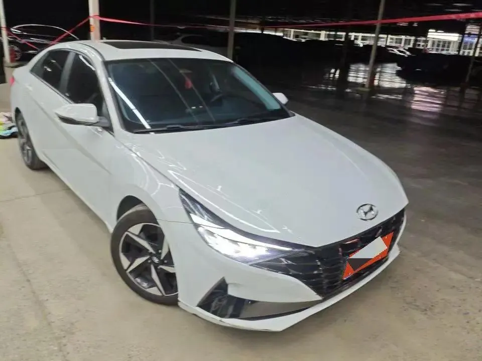 Elantra 2022 1.5L CVT Luxury Edition 2