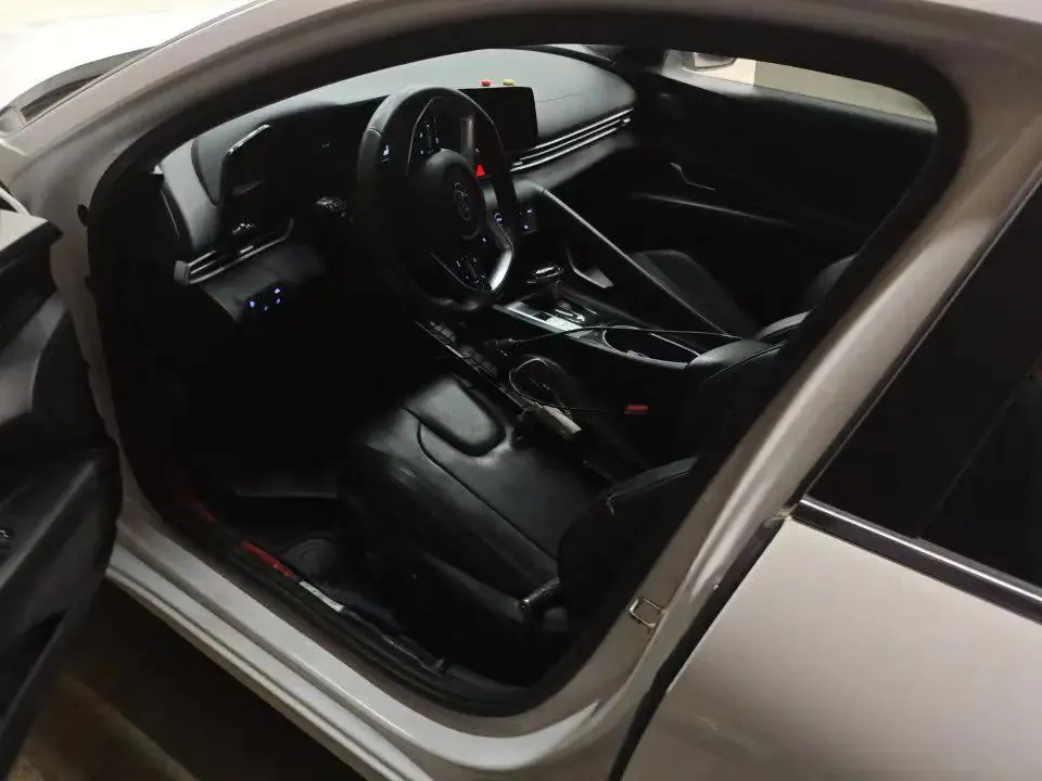 Elantra 2022 1.5L CVT Luxury Edition 4