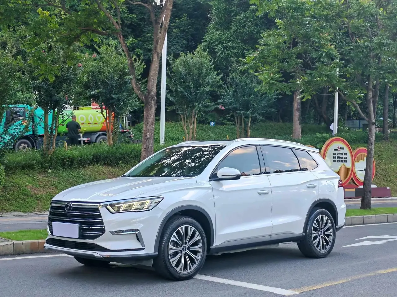Open image lightbox: Song Pro New Energy 2019 DM 1.5T Four-wheel Drive Performance Edition Deluxe