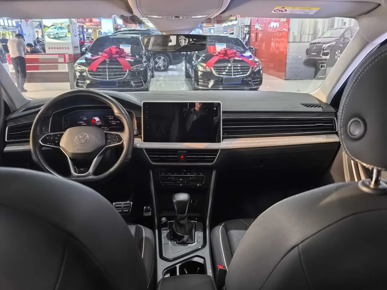 Touareg L 2022, 330 TSI, Automatic, Two‑Wheel Drive, R-Line Luxury Plus Edition 10