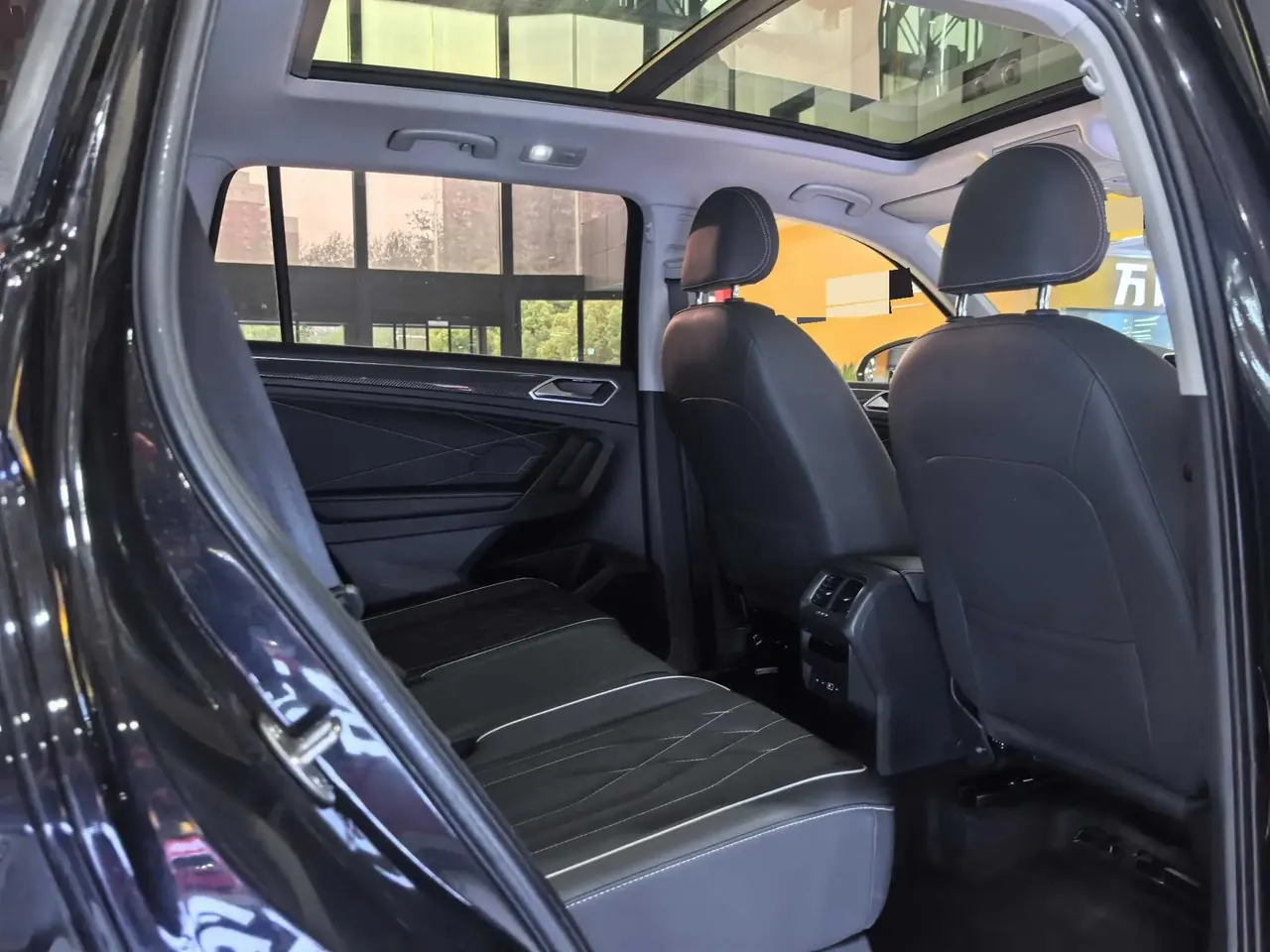Touareg L 2022, 330 TSI, Automatic, Two‑Wheel Drive, R-Line Luxury Plus Edition 8