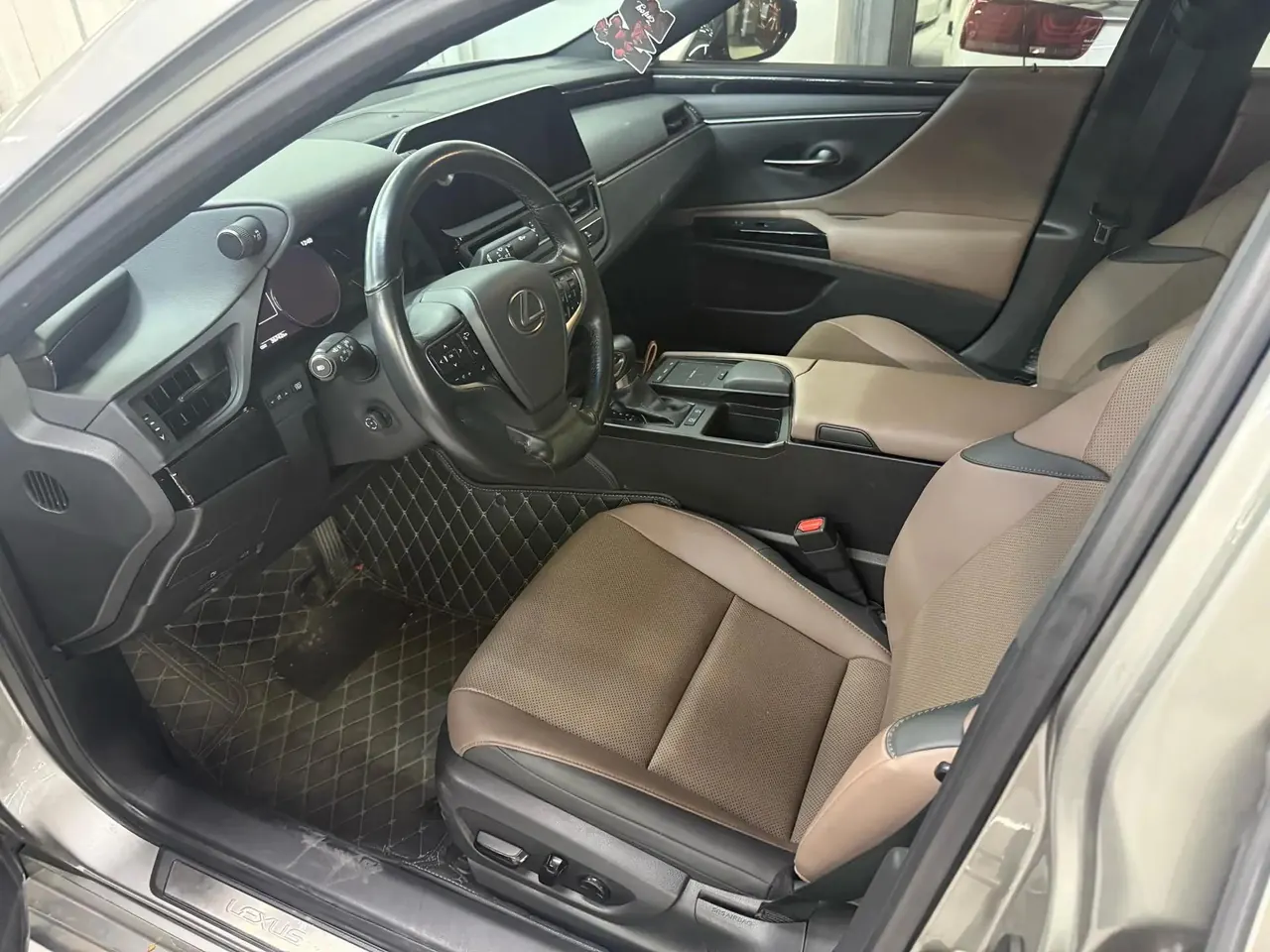 Lexus ES 2022 200 Executive Edition 3