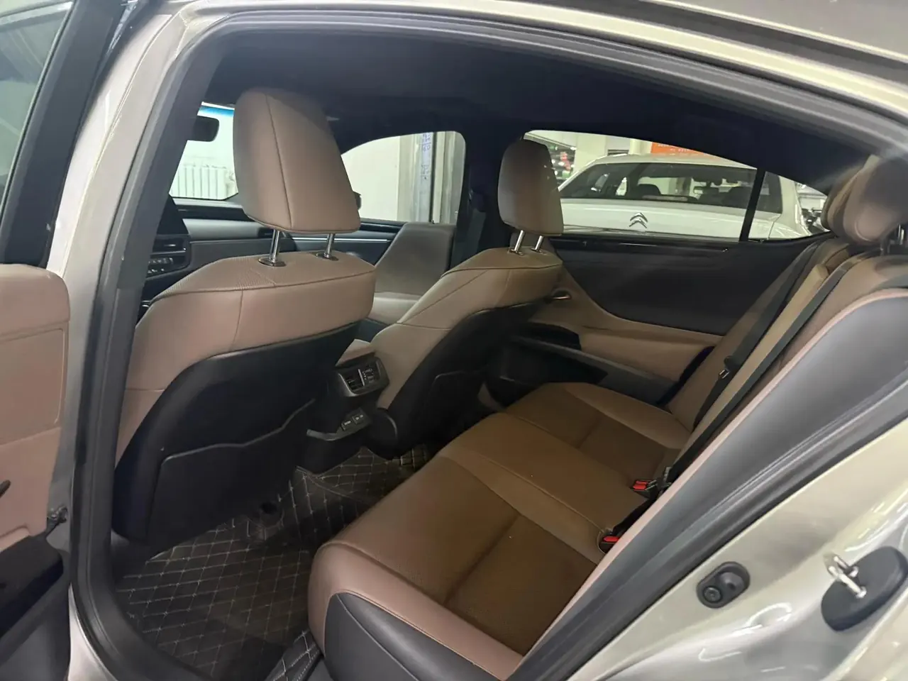 Lexus ES 2022 200 Executive Edition 5