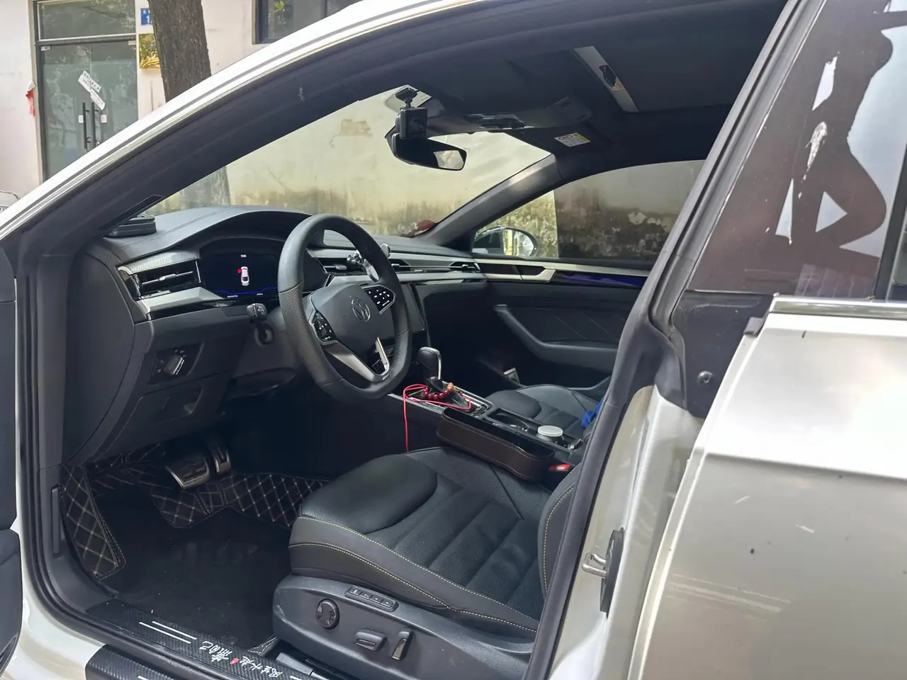 Volkswagen 2025 CC 2.0TSI 380TSI Dazzling Enjoyment Model Automatic 2