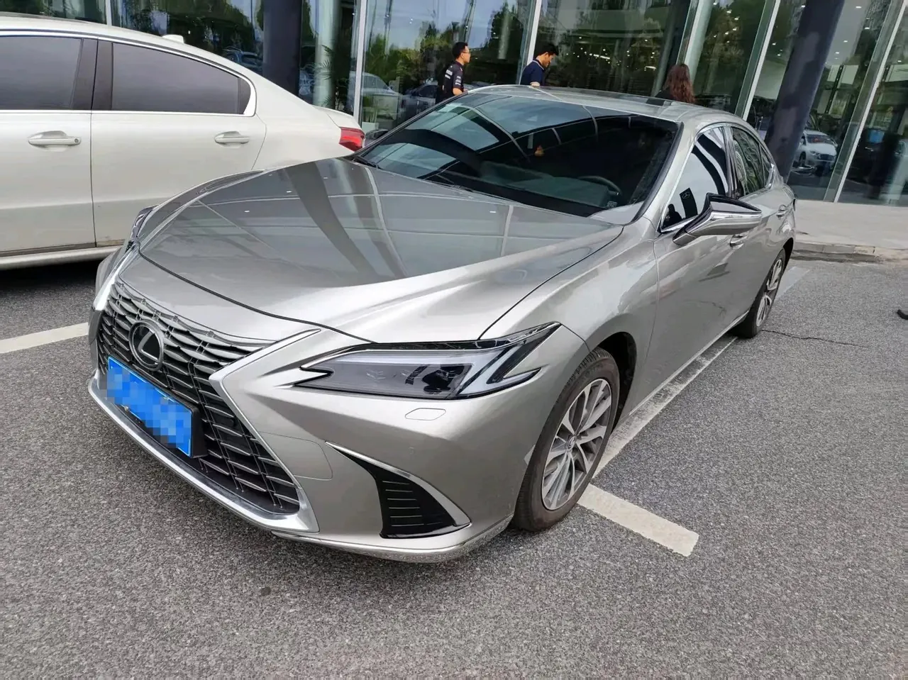 Open image lightbox: Lexus ES (Imported) 2025 ES200 2.0 CVT Prestige Edition Automatic