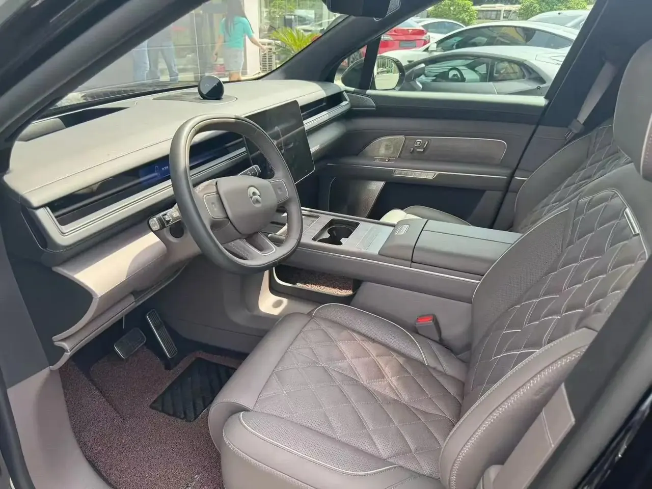 NIO 2026 ES8 6‑Seater Executive Luxury Edition Automatic Transmission 4