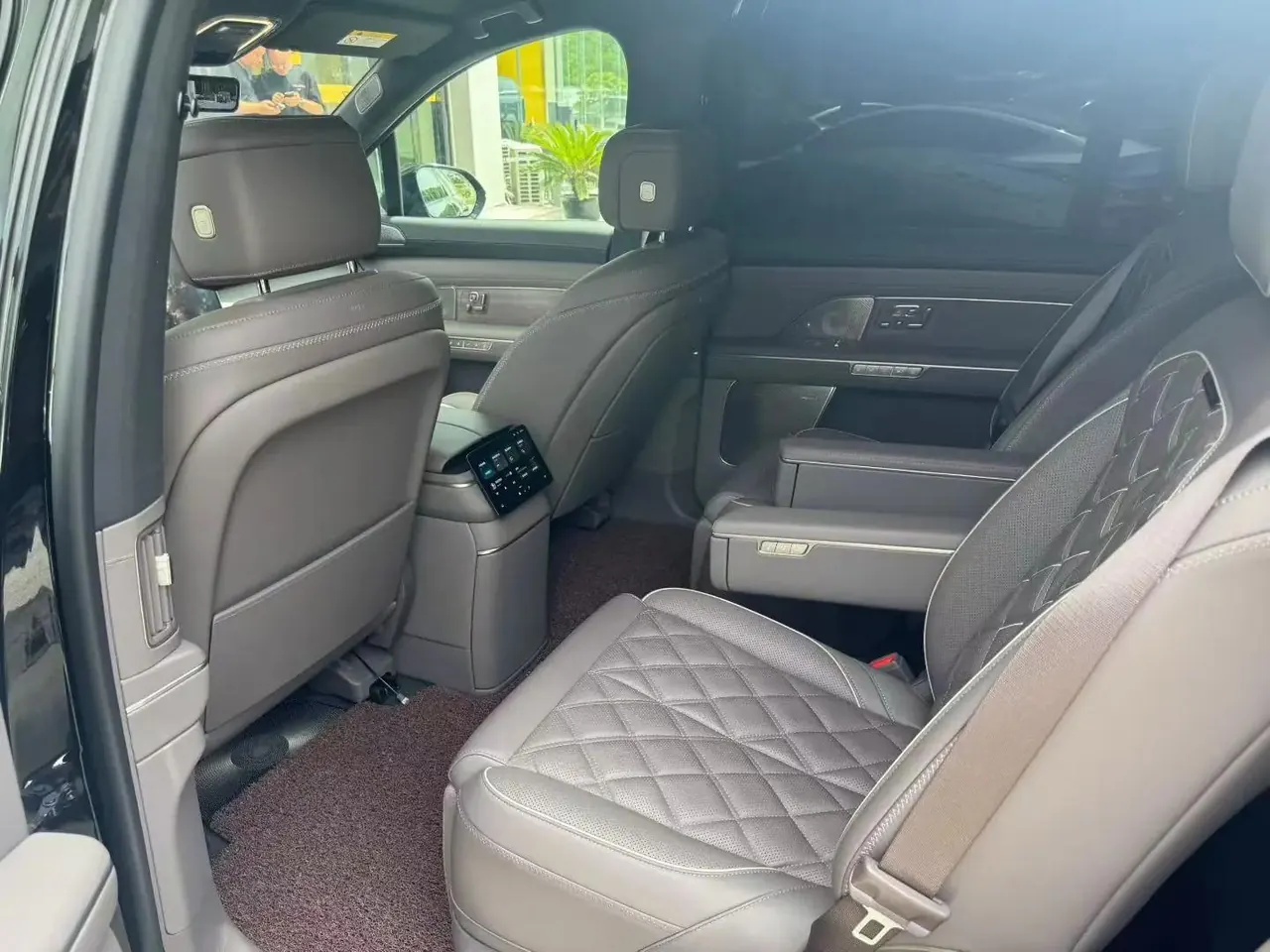 NIO 2026 ES8 6‑Seater Executive Luxury Edition Automatic Transmission 5