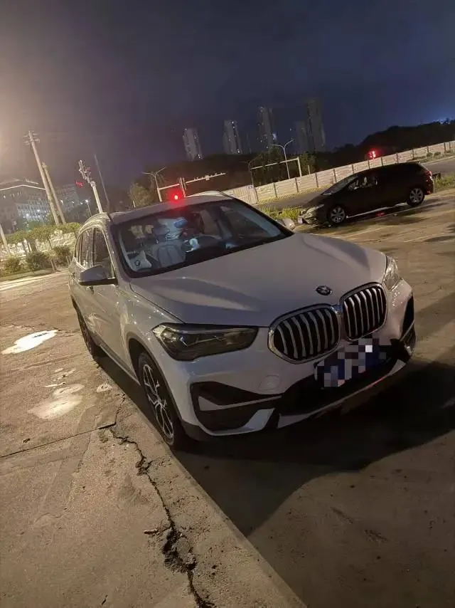 BMW X1 2020 sDrive20Li exclusive type 3