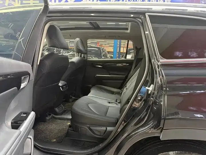 Highlander 2022 380T 4-wheel drive deluxe edition 7 seats 8