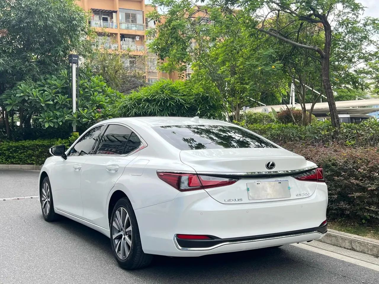 Lexus ES 2021 200 Excellence Edition 4