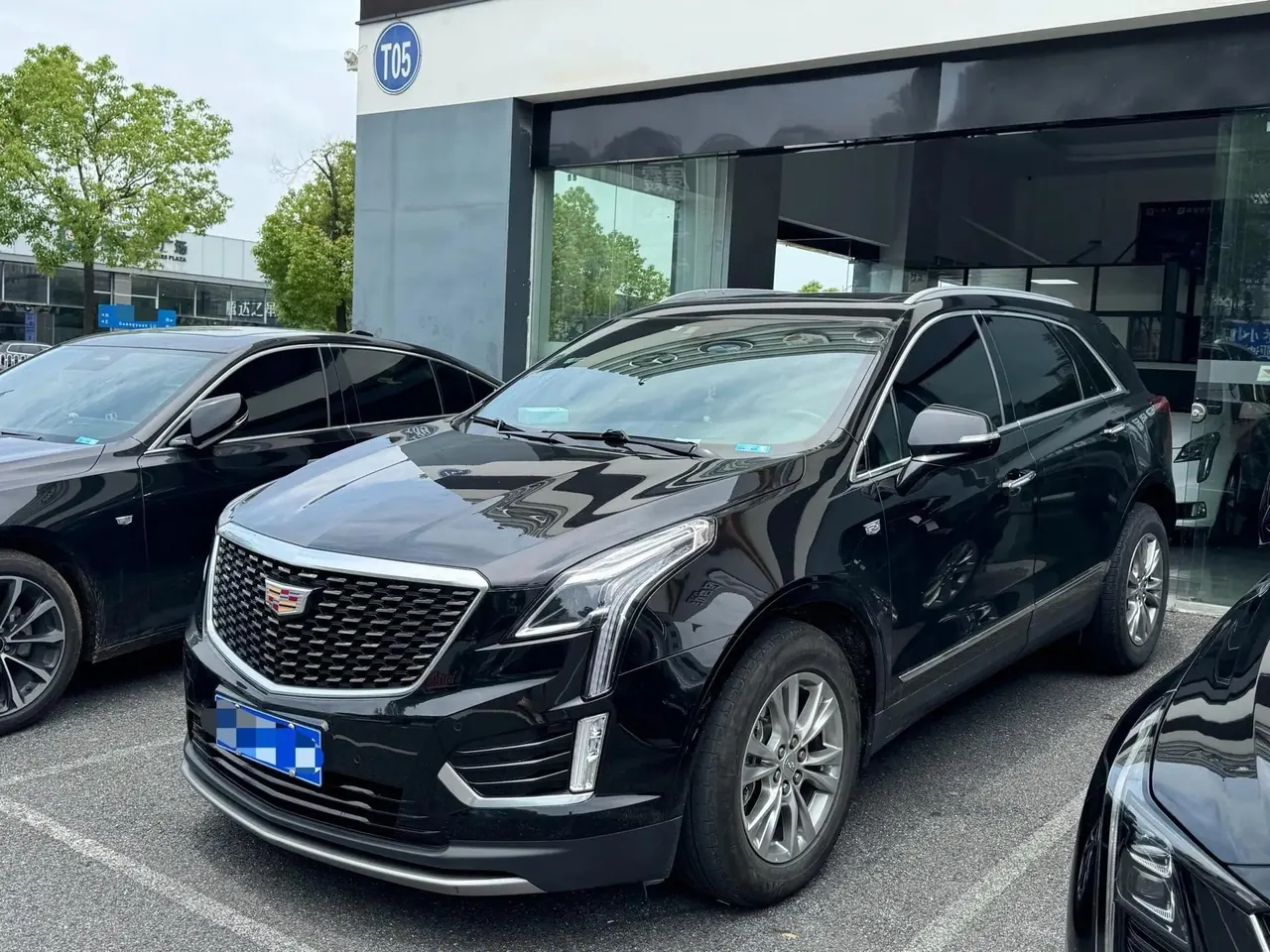 Cadillac XT5 2022 model 2.0T two-wheel-drive luxury version - View 1