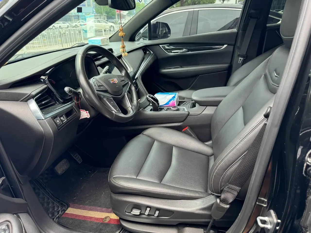 Cadillac XT5 2022 model 2.0T two-wheel-drive luxury version 6