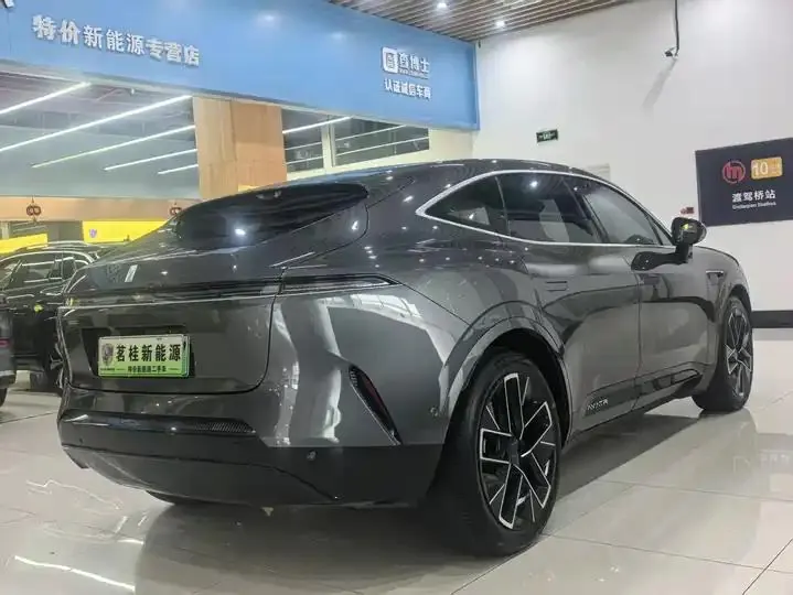 Avatr 11 2023 Hongmeng 90-degree Rear Drive Edition 5