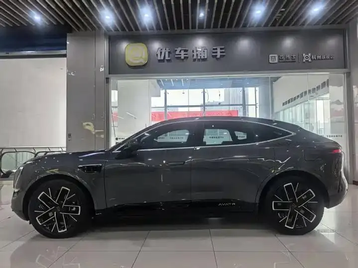 Avatr 11 2023 Hongmeng 90-degree Rear Drive Edition 7
