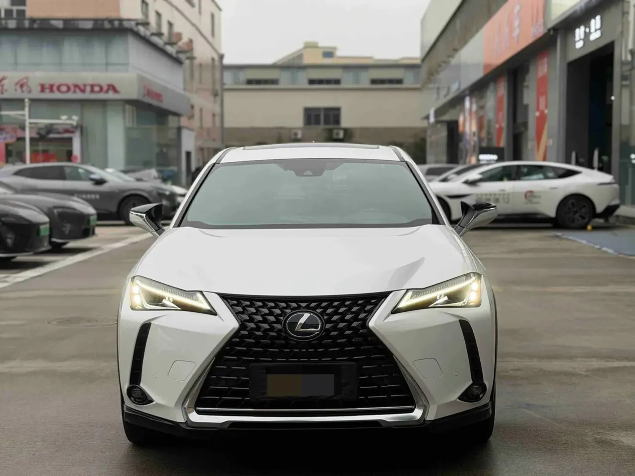 Lexus UX 2020 260h Exploration and Fun Edition 3