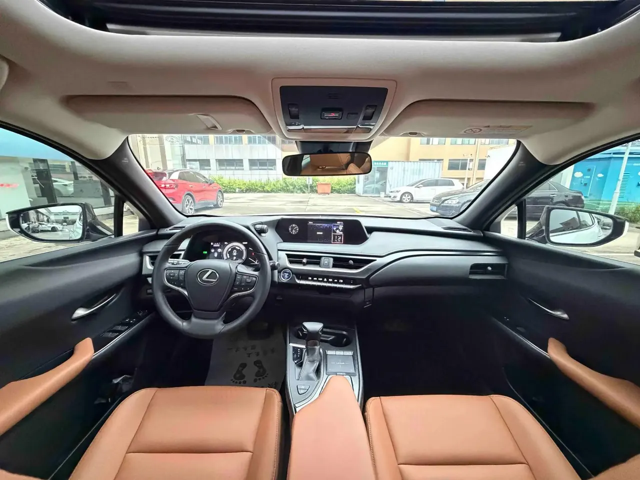 Lexus UX 2020 260h Exploration and Fun Edition 5