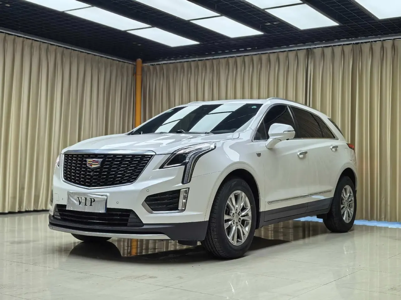 Open image lightbox: Cadillac XT5 2021 2.0T 4-wheel drive luxury model
