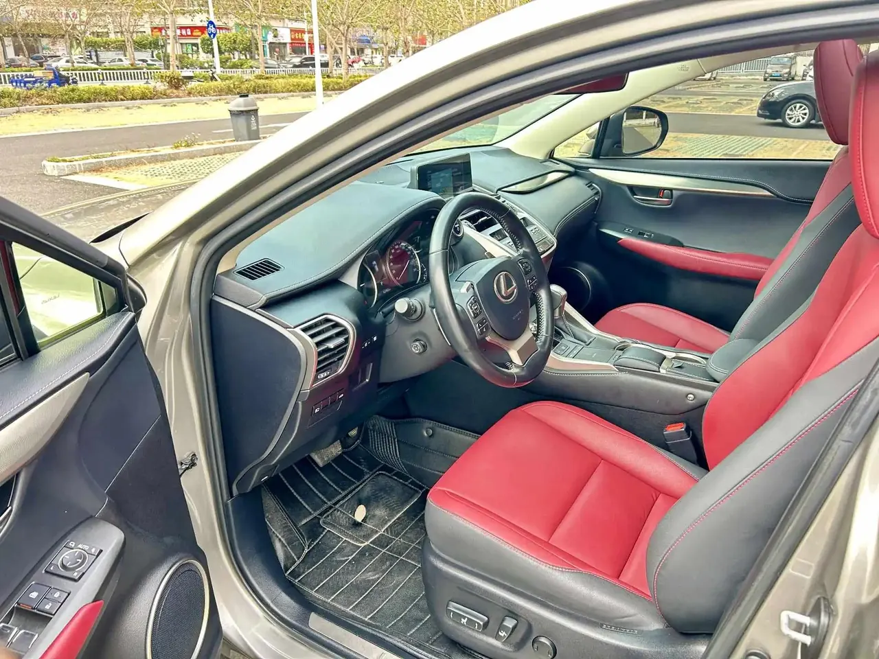 Lexus NX 2015 300h Precursor Edition 4