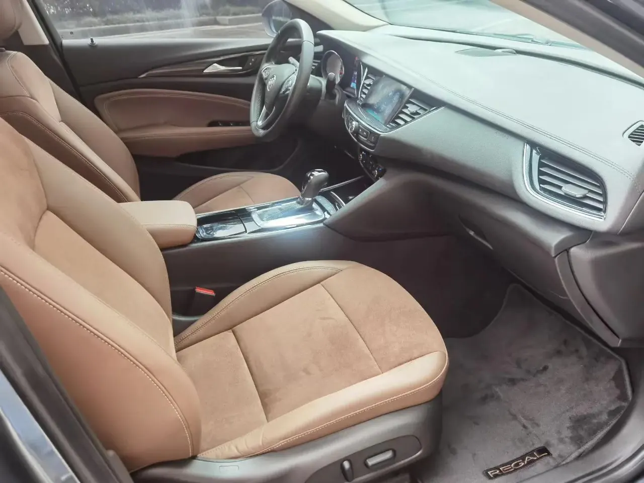 Regal 2019 to 20T Luxury Country VI 5